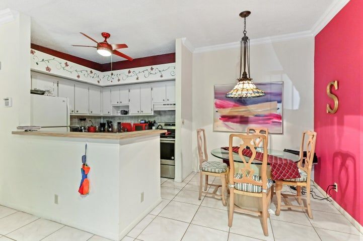 Building Photo - 15500 Lakes of Delray Blvd