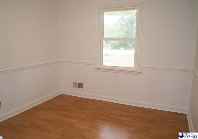 Building Photo - 109 Lands End Dr