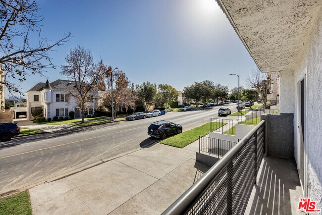 Building Photo - 1515 S Beverly Dr