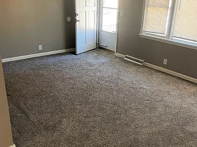 Building Photo - 5607 N 68th St