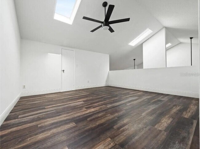 Building Photo - 2340 Sun Valley Cir