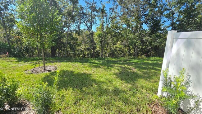 Building Photo - 653 Holly Lks Dr