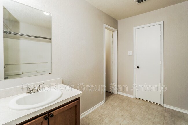 Building Photo - 4402 Waldon Pond