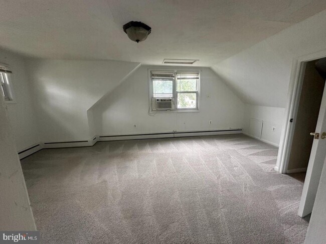 Building Photo - 509 5th Ave