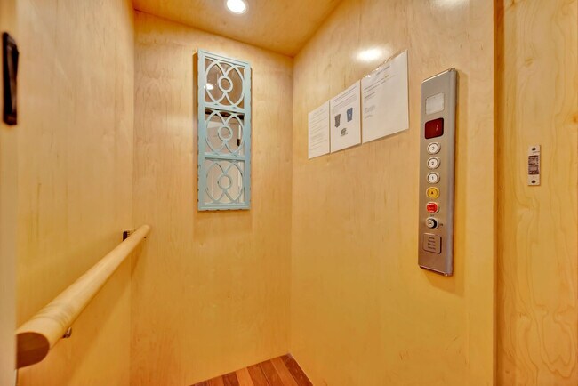 Building Photo - 28 Michiana Dr