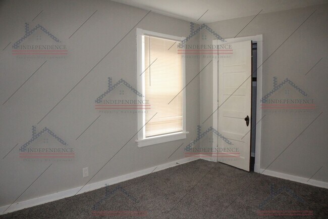 Building Photo - Illinois Estate: New Year, New Home: 50% O...