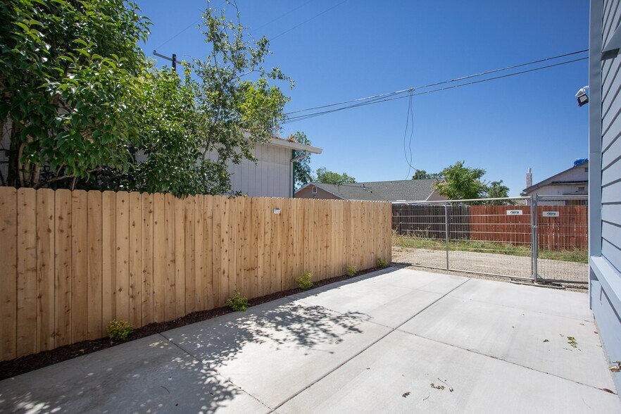 Building Photo - 2665 B St