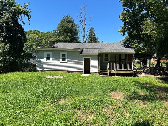 Building Photo - 2119 Elbon Dr