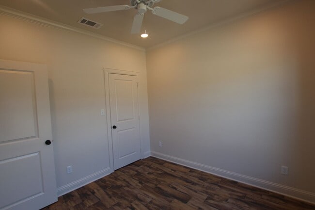 Building Photo - Available: 3/2/2 in Whitehouse ISD!!