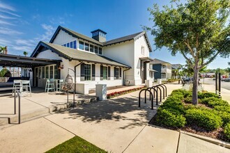 Building Photo - Arlington Cottages and Townhomes (OLD)