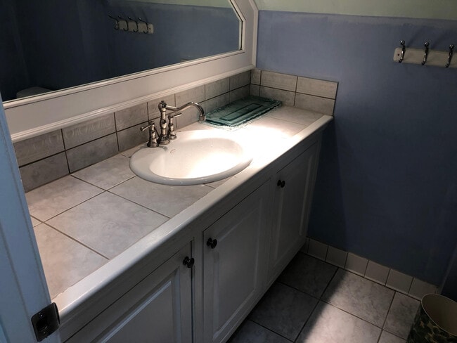 Building Photo - 5804 Searl Ter