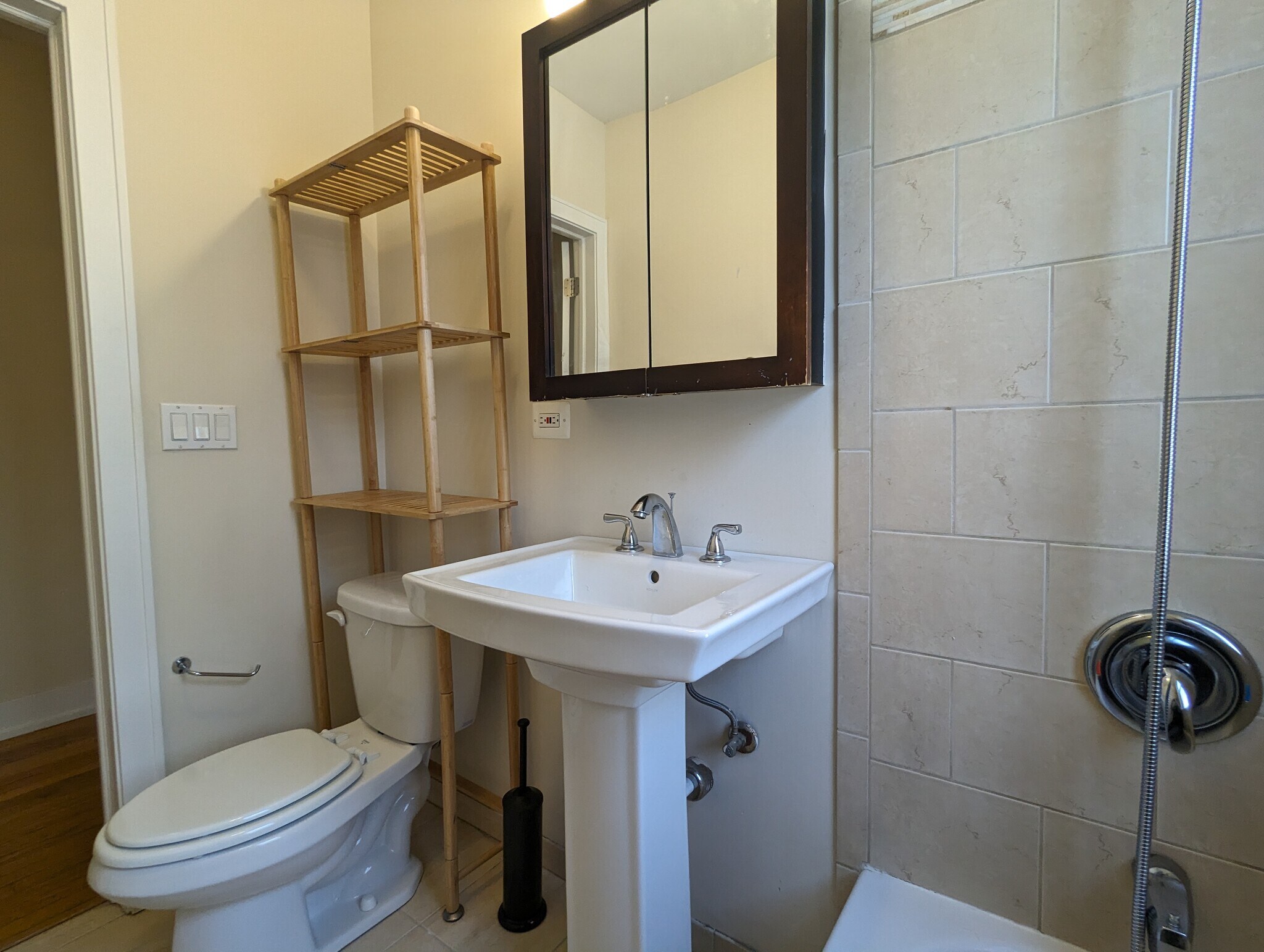 Building Photo - 1919 W Winona St