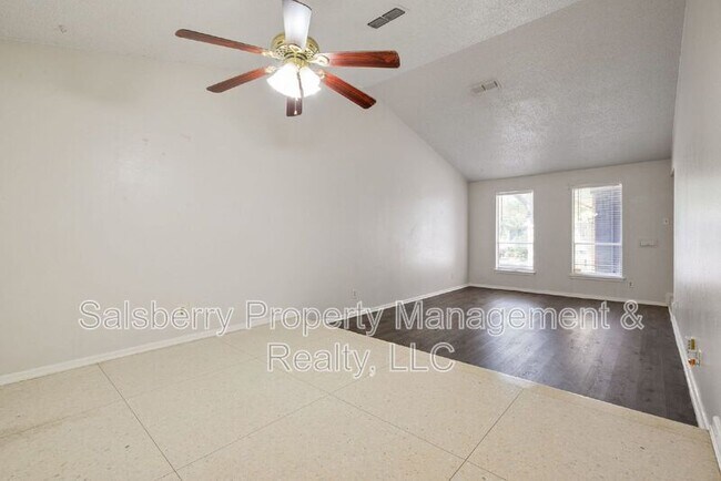 Building Photo - 4913 Westlake Dr
