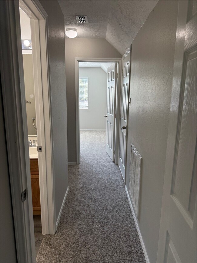 Building Photo - 16778 N Bob White Dr