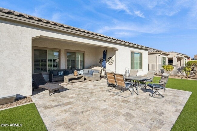 Building Photo - 26019 W Ponderosa Ln
