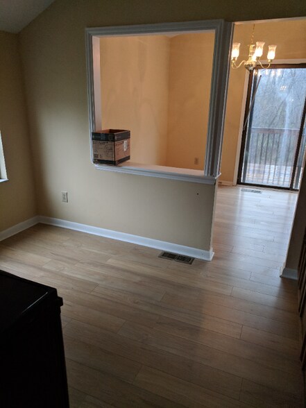 Building Photo - 3224 Pebblebrook Ln