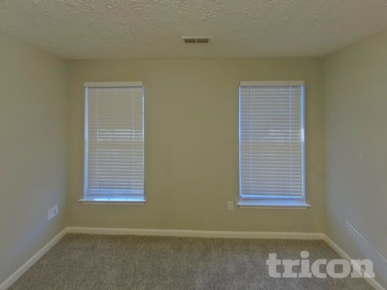Building Photo - 9845 Bayline Cir