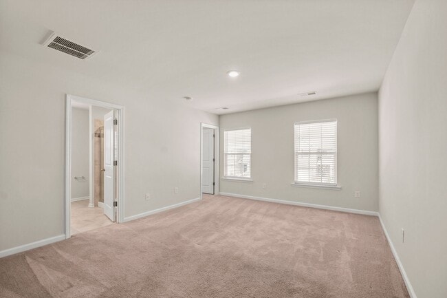 Building Photo - Stunning home in desirable Chateau community