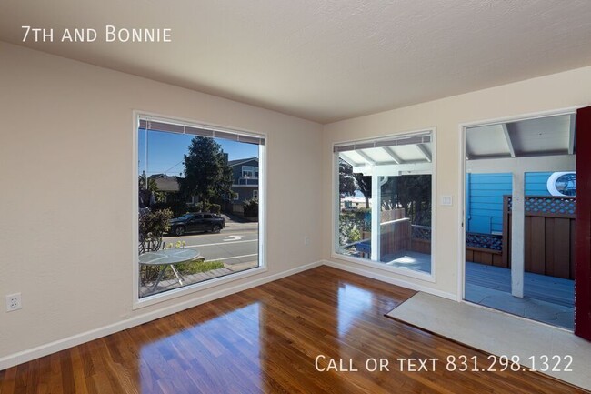 Building Photo - Charming 2 Bed, 1 Bath Home – Prime Coasta...