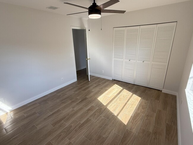 Building Photo - 440 Glenwood Dr