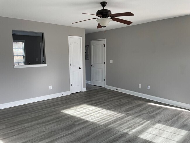 Building Photo - 1708 Manning Dr