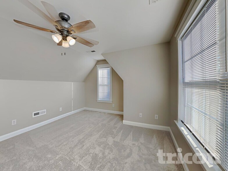 Building Photo - 150 E Morehouse Ave