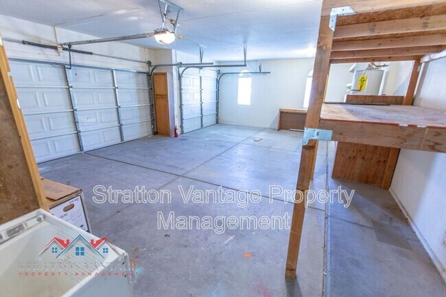 Building Photo - 16627 W McKinley St