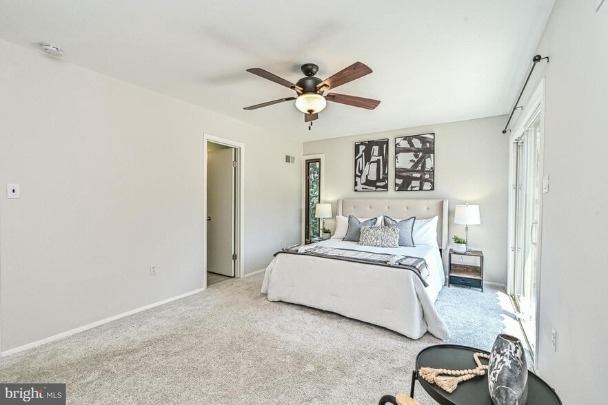 Building Photo - 5621 9th Rd N