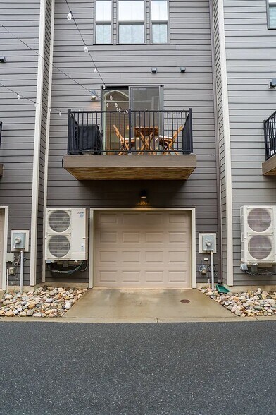 Building Photo - 3639 Tryclan Dr