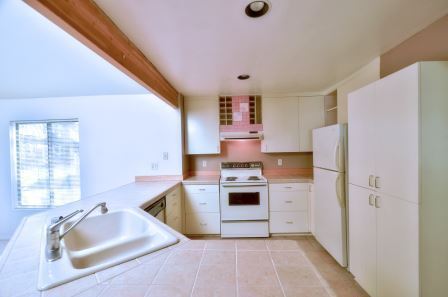 Building Photo - Live Comfortably in this conveniently located 3-Bedroom Home!