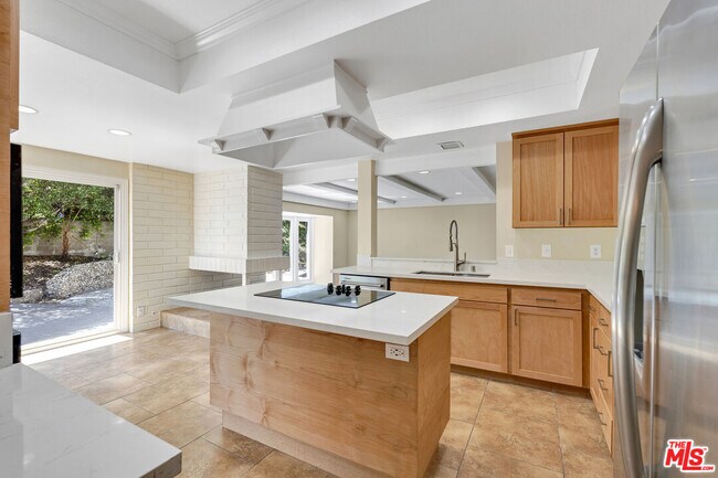 Building Photo - 26572 Academy Dr