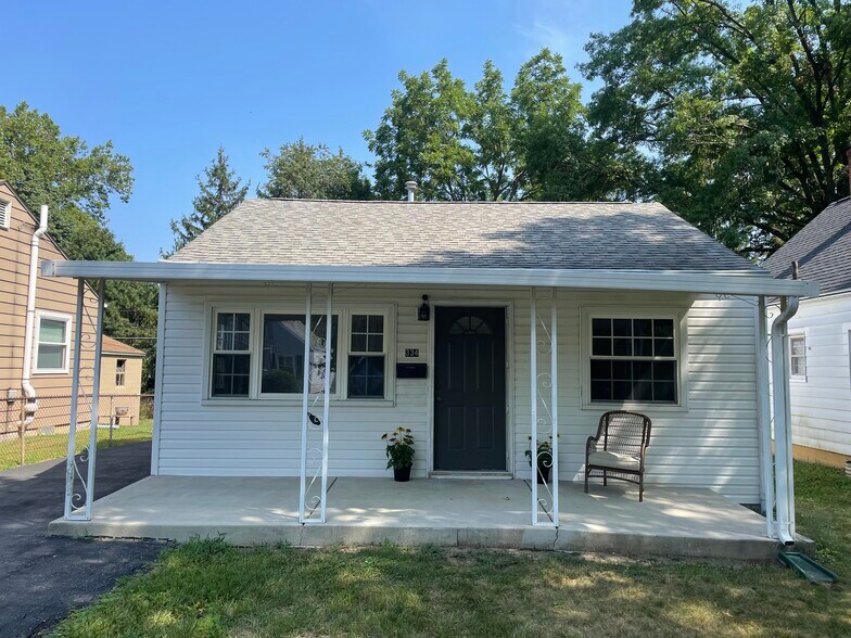Friendly front porch - 334 Chase Rd