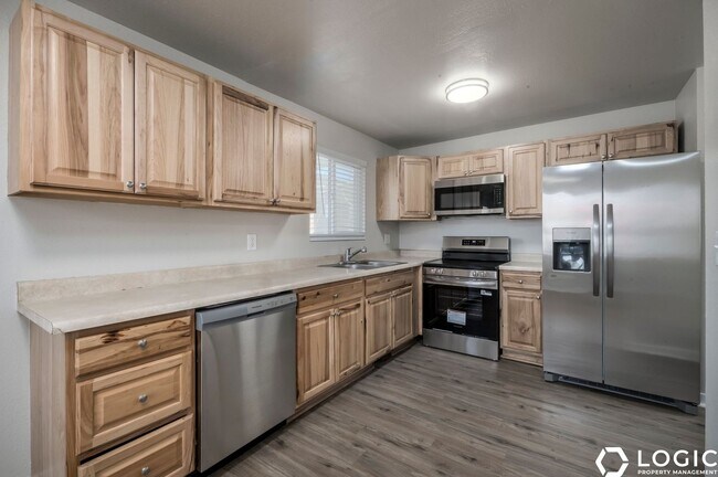 Building Photo - 7338 Rusty Dr