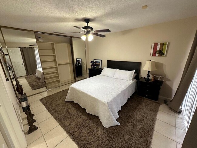 Building Photo - 1702 Silverleaf Oak Ct