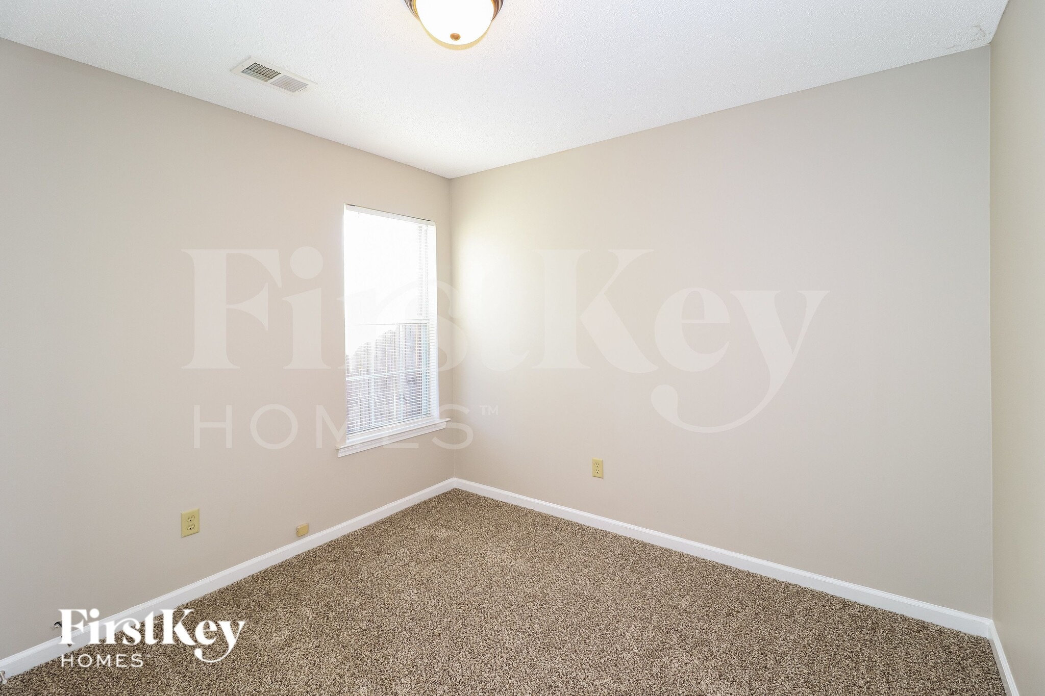 Building Photo - 1411 Carlton Ridge Dr