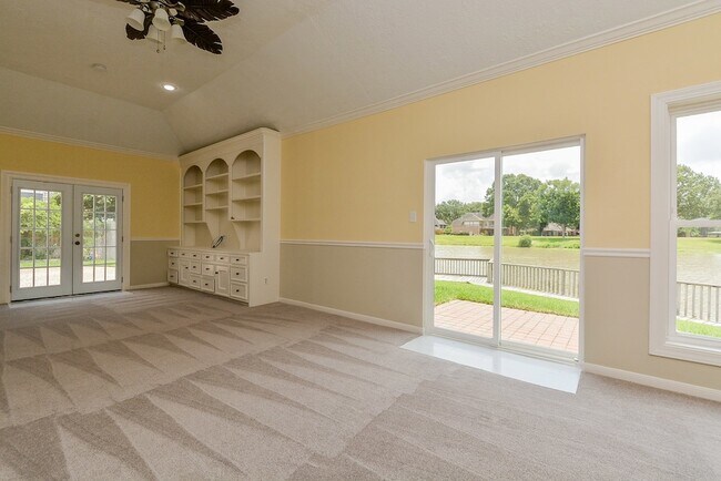 Building Photo - 1231 Creekford Cir