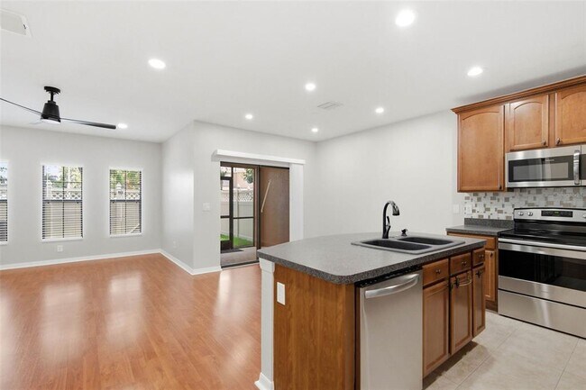 Building Photo - 30149 Goodwick Way