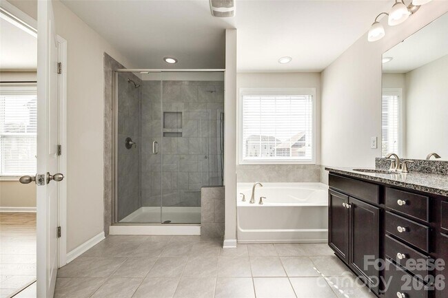 Building Photo - 1412 Bramblewood Dr