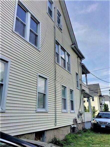 Building Photo - 27 Harborview Ave