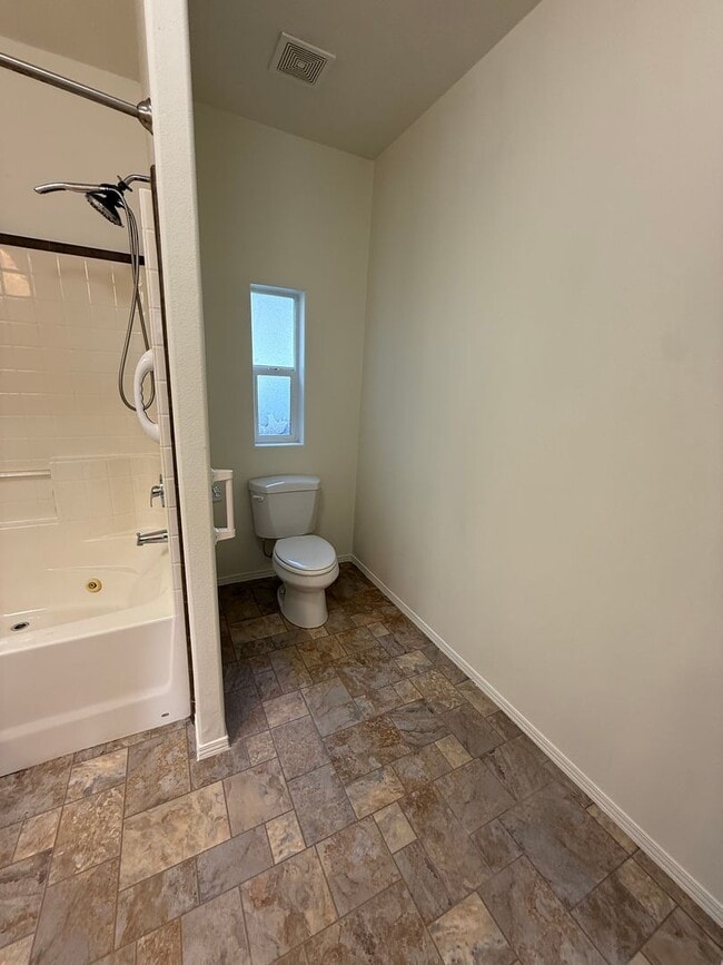 Building Photo - Newly Renovated 3 bed/2 bath manufactured home!