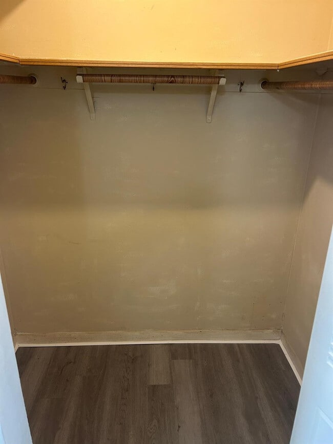 Building Photo - 5335 NW 10th Ct