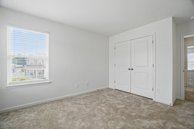 Building Photo - 3501 Silver Fox Trce