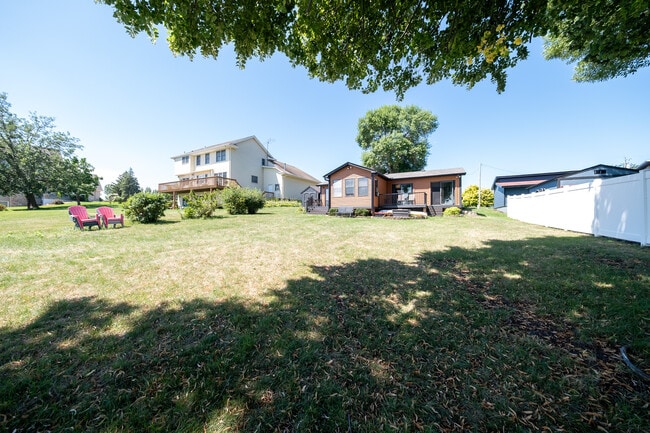 Building Photo - 24075 W Cedar Lake Dr