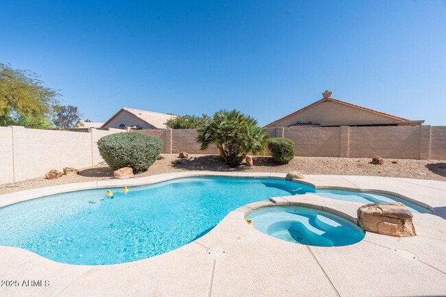 Building Photo - 7910 W Adobe Dr