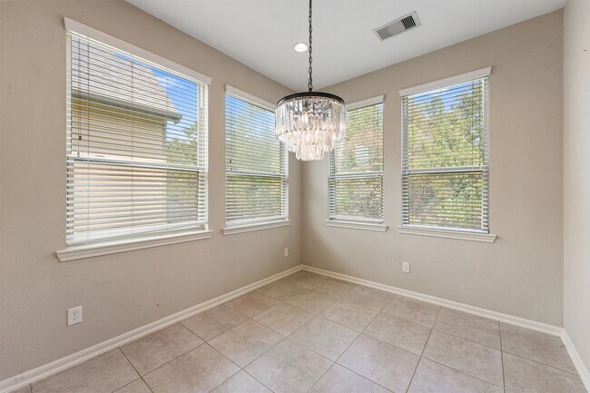 Building Photo - 130 Biltmore Loop