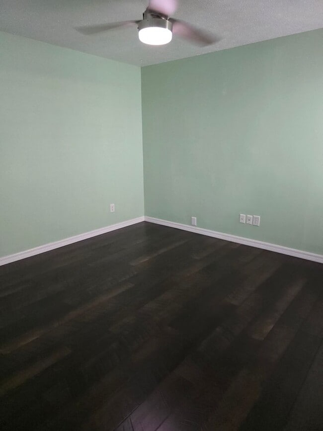 Building Photo - Gorgeous 2/2/1 in Regency Park, Inverness!!!