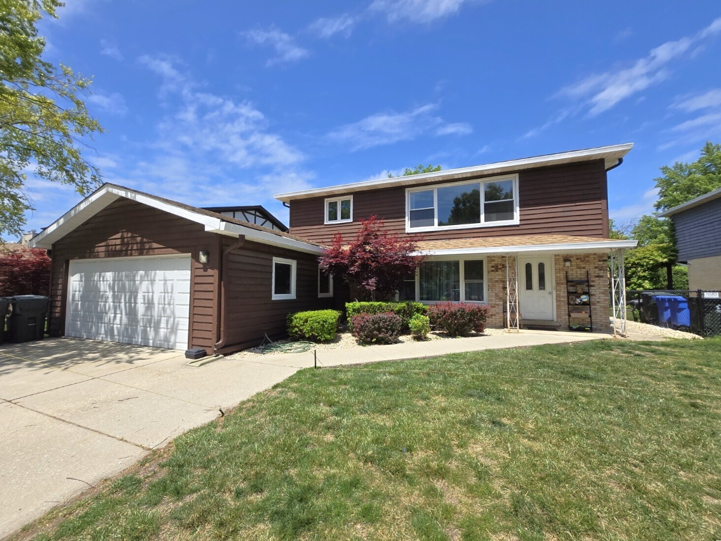 Building Photo - 1002 E Callero Cir