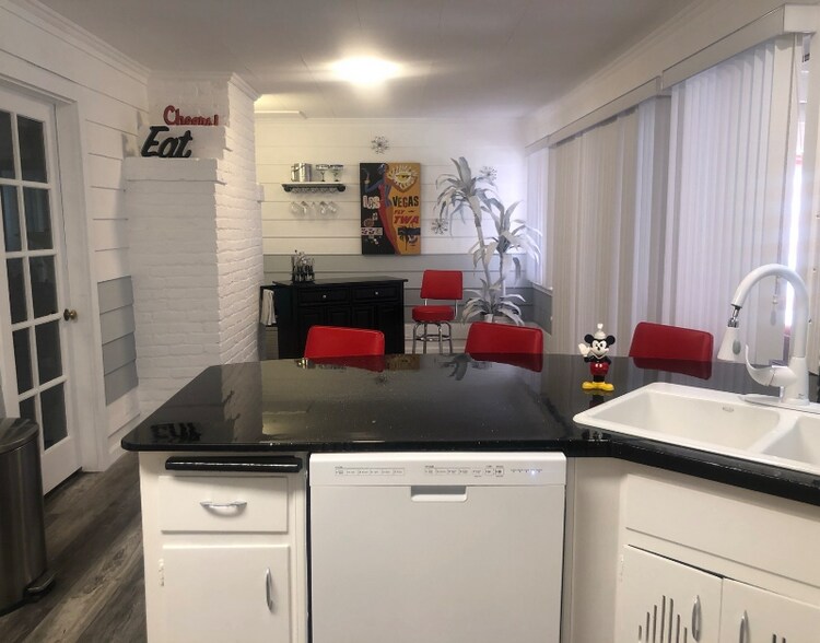 Building Photo - 11724 Alta Vista Ave