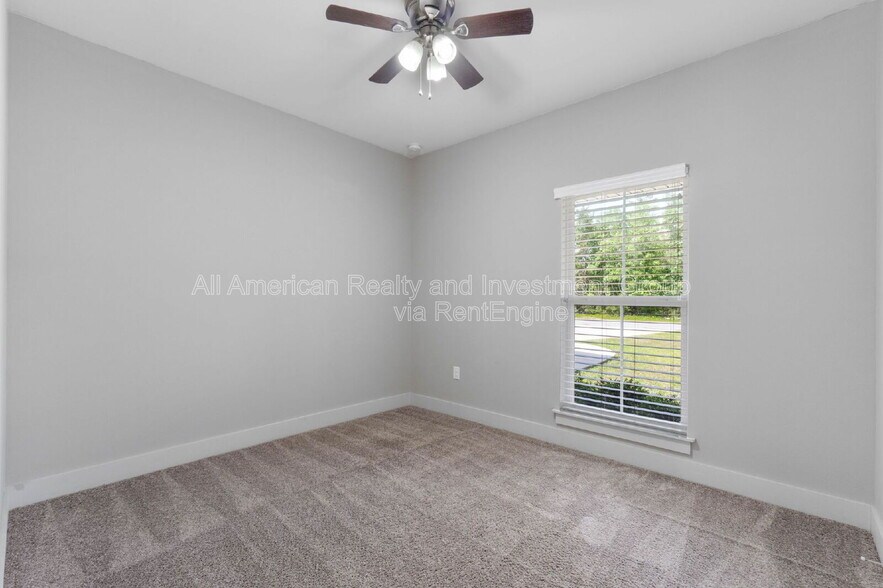 Building Photo - 4464 Goldfinch Way
