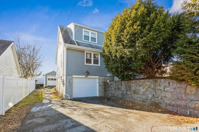 Building Photo - 8 Reynolds Pl